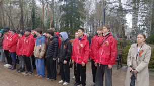 Именные кедры в Лагерном саду: студенты помнят героев 3